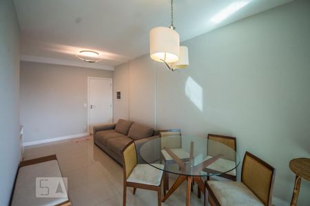 Sala de apartamento à venda com 2 quartos, 64m² em Cambuí, Campinas