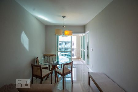 Sala de apartamento à venda com 2 quartos, 64m² em Cambuí, Campinas