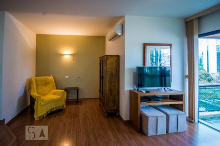 Sala de apartamento à venda com 1 quarto, 70m² em Cambuí, Campinas