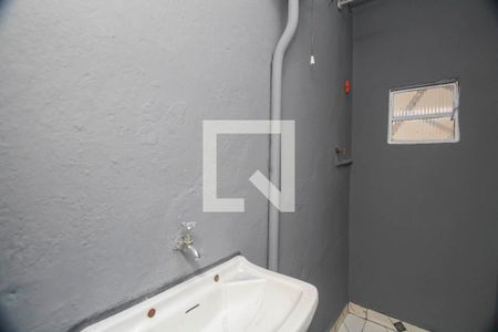 Banheiro de casa para alugar com 1 quarto, 35m² em Chácara Belenzinho, São Paulo