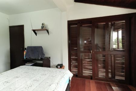 Quarto 1 de casa à venda com 3 quartos, 300m² em Farrapos, Porto Alegre