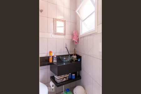 Lavabo de casa para alugar com 3 quartos, 128m² em Vila do Castelo, São Paulo