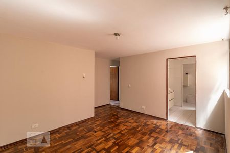 Sala de apartamento para alugar com 3 quartos, 65m² em Cristo Rei, Curitiba