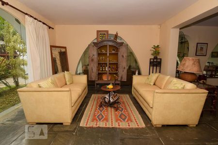 Sala de casa para alugar com 5 quartos, 700m² em Jardim Virginia, Guarujá