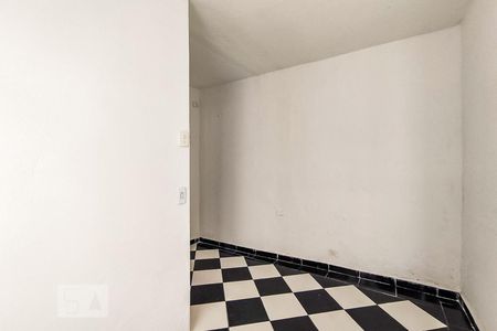 Quarto de casa para alugar com 1 quarto, 50m² em Parque Pinheiros, Taboão da Serra