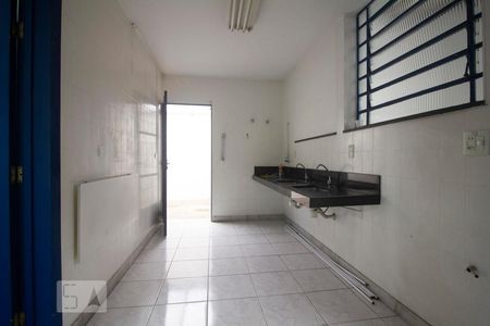 Cozinha de casa para alugar com 6 quartos, 240m² em Vila Tramontano, São Paulo