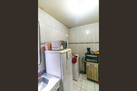 Cozinha de casa de condomínio à venda com 2 quartos, 50m² em Guarujá, Porto Alegre