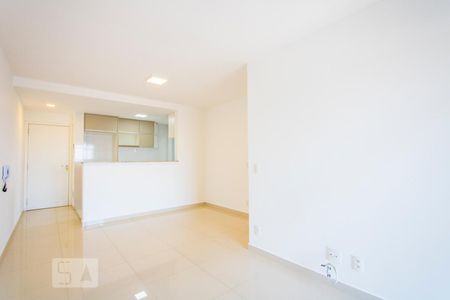 Sala de apartamento para alugar com 3 quartos, 77m² em Vila Floresta, Santo André