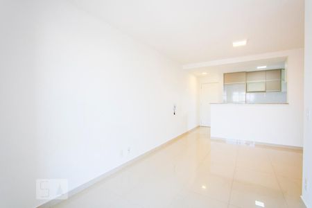 Sala de apartamento para alugar com 3 quartos, 77m² em Vila Floresta, Santo André