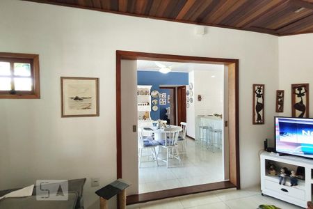 Sala de casa à venda com 2 quartos, 73m² em Feitoria, São Leopoldo