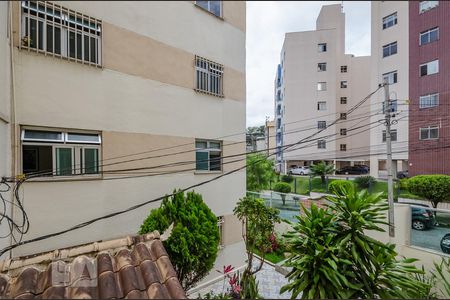 Sala de apartamento para alugar com 2 quartos, 70m² em Caiçara-adelaide, Belo Horizonte