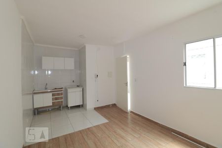 Sala e Cozinha  de casa para alugar com 1 quarto, 45m² em Vila Sao Geraldo, São Paulo