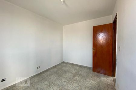 Quarto 1 de apartamento para alugar com 2 quartos, 56m² em Parque Pinheiros, Taboão da Serra