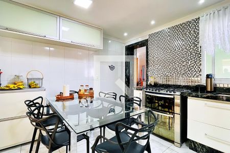 Apartamento à venda com 127m², 3 quartos e 3 vagas Apartamento à venda com 127m², 3 quartos e 3 vagasCozinha