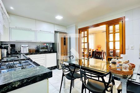 Apartamento à venda com 127m², 3 quartos e 3 vagas Apartamento à venda com 127m², 3 quartos e 3 vagasCozinha