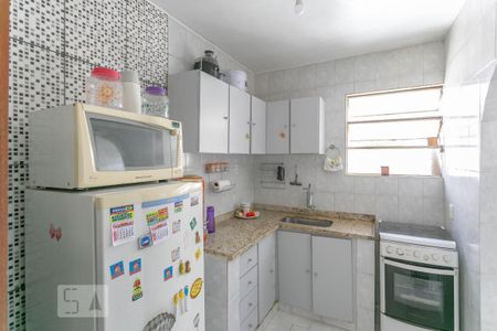 Cozinha de apartamento para alugar com 2 quartos, 62m² em Santa Terezinha, Belo Horizonte