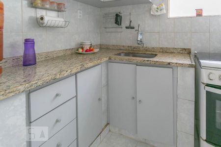 Cozinha de apartamento para alugar com 2 quartos, 62m² em Santa Terezinha, Belo Horizonte