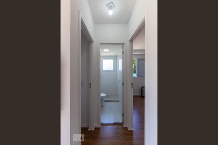 Corredor Quartos e Banheiro de apartamento para alugar com 2 quartos, 47m² em Jardim Barro Branco, Cotia