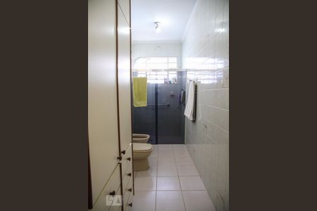 Casa à venda com 170m², 4 quartos e 2 vagas Casa à venda com 170m², 4 quartos e 2 vagasBanheiro