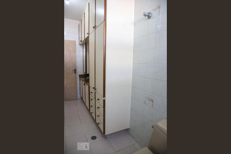 Casa à venda com 170m², 4 quartos e 2 vagas Casa à venda com 170m², 4 quartos e 2 vagasBanheiro