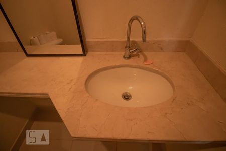 Lavabo de apartamento para alugar com 4 quartos, 145m² em Jardim Prudência, São Paulo