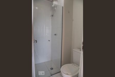 Banheiro de kitnet/studio para alugar com 1 quarto, 22m² em Iguatemi, Ribeirão Preto