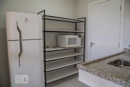 Cozinha de kitnet/studio para alugar com 1 quarto, 22m² em Iguatemi, Ribeirão Preto