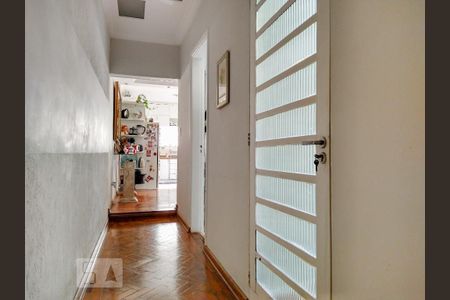 Corredor de casa à venda com 3 quartos, 160m² em Cambuci, São Paulo