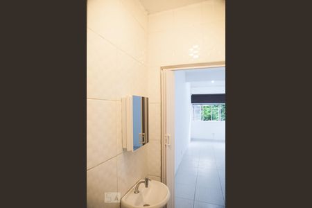 Banheiro de kitnet/studio para alugar com 1 quarto, 40m² em Campos Elíseos, São Paulo