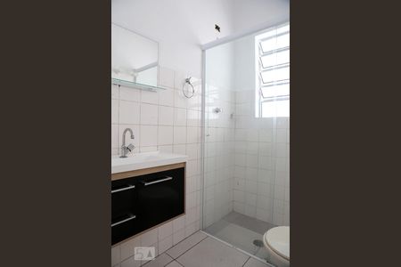 Banheiro de casa para alugar com 1 quarto, 50m² em Vila Morse, São Paulo