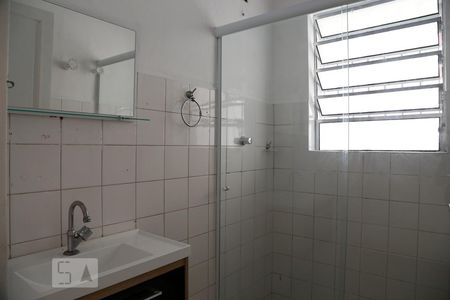 Banheiro de casa para alugar com 1 quarto, 50m² em Vila Morse, São Paulo