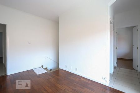 Sala de casa à venda com 2 quartos, 195m² em Vila Carbone, São Paulo