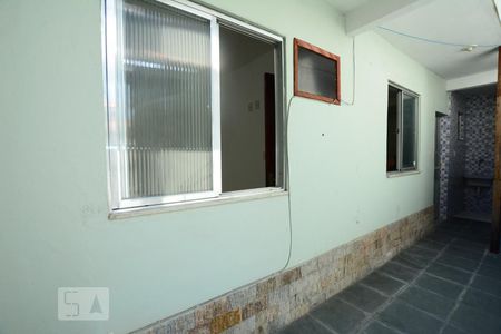 Fachada de casa para alugar com 1 quarto, 40m² em Brás de Pina, Rio de Janeiro