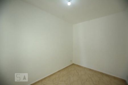 Sala de casa para alugar com 1 quarto, 40m² em Brás de Pina, Rio de Janeiro