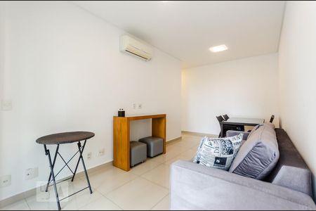 Sala de apartamento para alugar com 1 quarto, 50m² em Vila Mathias, Santos