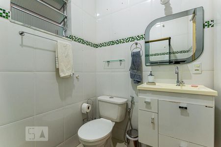 Banheiro de casa à venda com 2 quartos, 96m² em Santa Rosa, Niterói