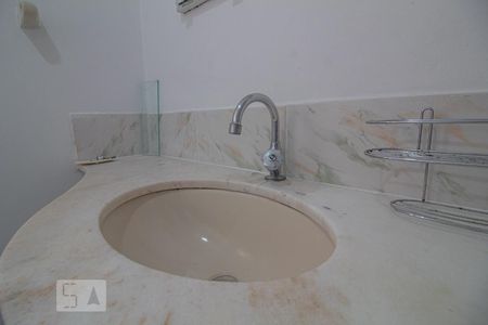 Banheiro de apartamento para alugar com 2 quartos, 69m² em Nova Piraju, São Paulo