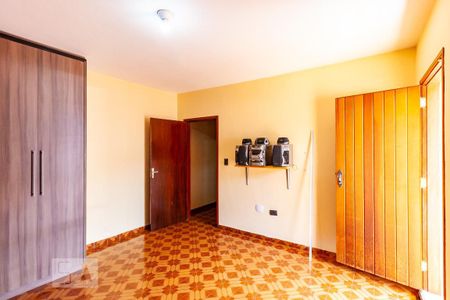 Quarto 1 de casa à venda com 2 quartos, 198m² em Jardim Ivone, São Paulo