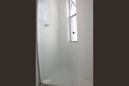 Banheiro de apartamento para alugar com 1 quarto, 51m² em Parque Bela Vista, Salvador