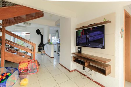 Sala de casa de condomínio à venda com 3 quartos, 86m² em Hípica, Porto Alegre