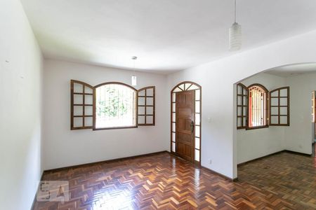 Sala de casa à venda com 3 quartos, 261m² em Alípio de Melo, Belo Horizonte