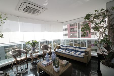Varanda da Sala de apartamento à venda com 4 quartos, 257m² em Jardim Analia Franco, São Paulo