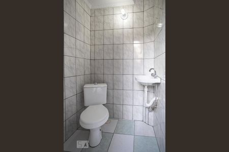 Casa à venda com 130m², 2 quartos e 2 vagas Casa à venda com 130m², 2 quartos e 2 vagasBanheiro de Serviço