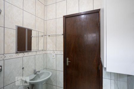 Casa à venda com 130m², 2 quartos e 2 vagas Casa à venda com 130m², 2 quartos e 2 vagasBanheiro