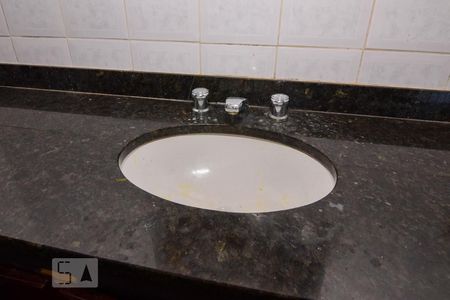 Banheiro de casa para alugar com 1 quarto, 60m² em Jardim Guaiuba, Guarujá