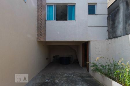 Casa para alugar com 224m², 5 quartos e 2 vagas Casa para alugar com 224m², 5 quartos e 2 vagasFachada