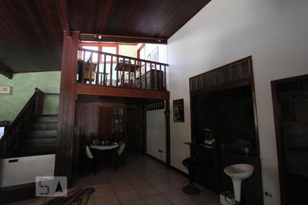 Sala de casa à venda com 5 quartos, 480m² em Anil, Rio de Janeiro