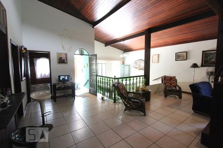 Sala de casa à venda com 5 quartos, 480m² em Anil, Rio de Janeiro