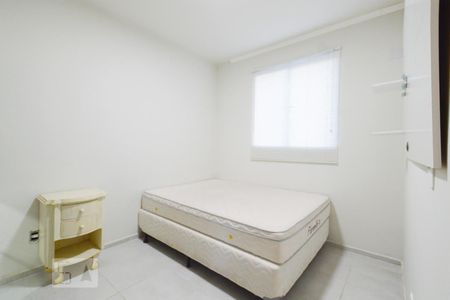 Quarto 1 de apartamento para alugar com 2 quartos, 43m² em Serraria, São José