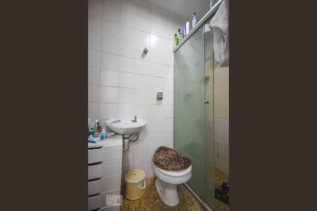 Apartamento para alugar com 370m², 5 quartos e 4 vagas Apartamento para alugar com 370m², 5 quartos e 4 vagasBanheiro de Serviço